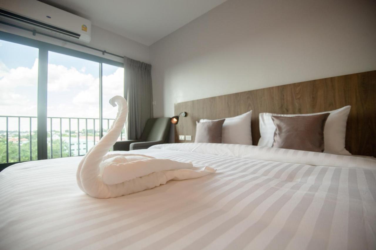 Nakara Hotel, Убонратчатхани Экстерьер фото