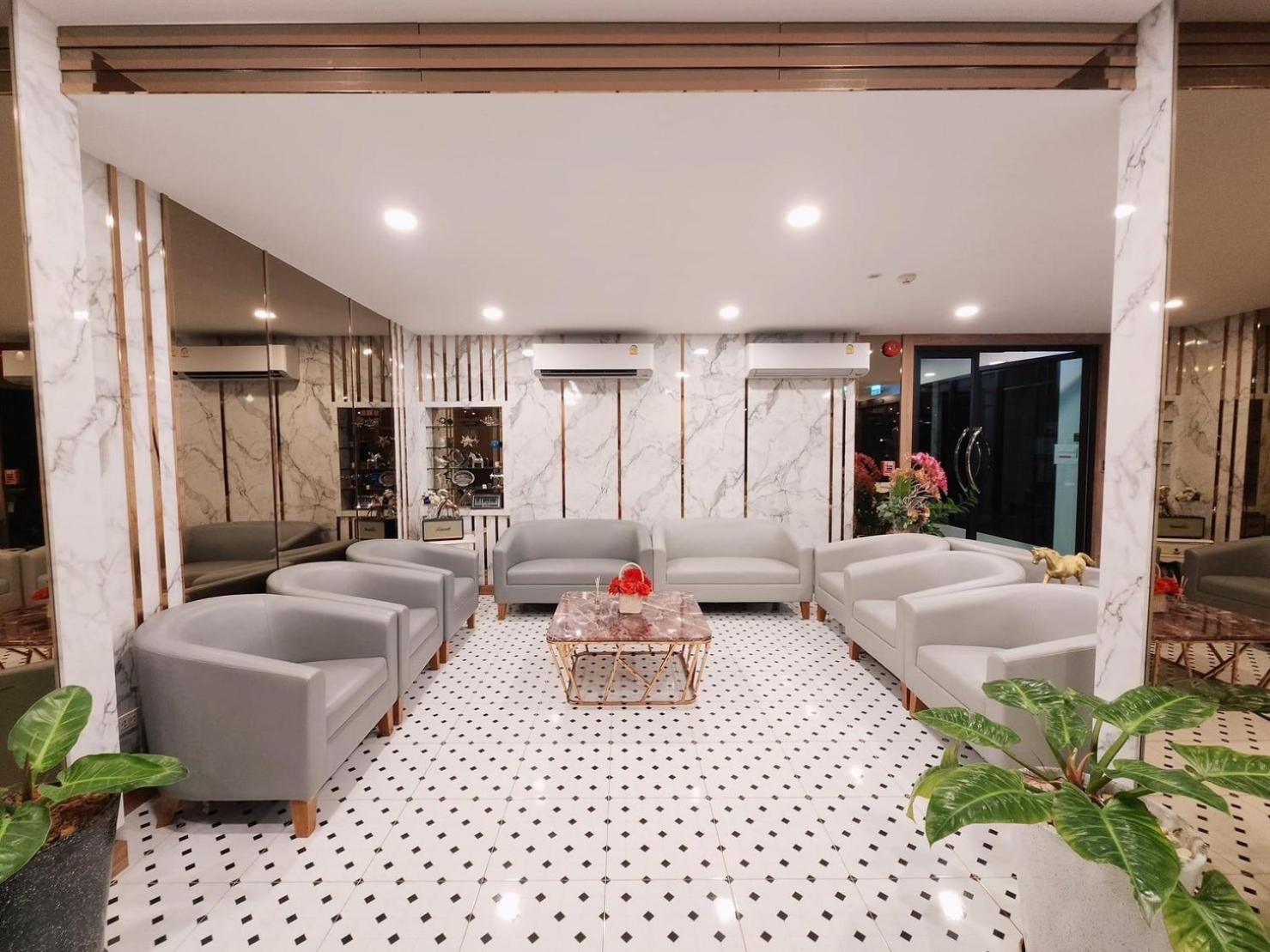 Nakara Hotel, Убонратчатхани Экстерьер фото